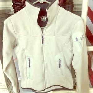 Women’s arcteryx jacket (brand new!)